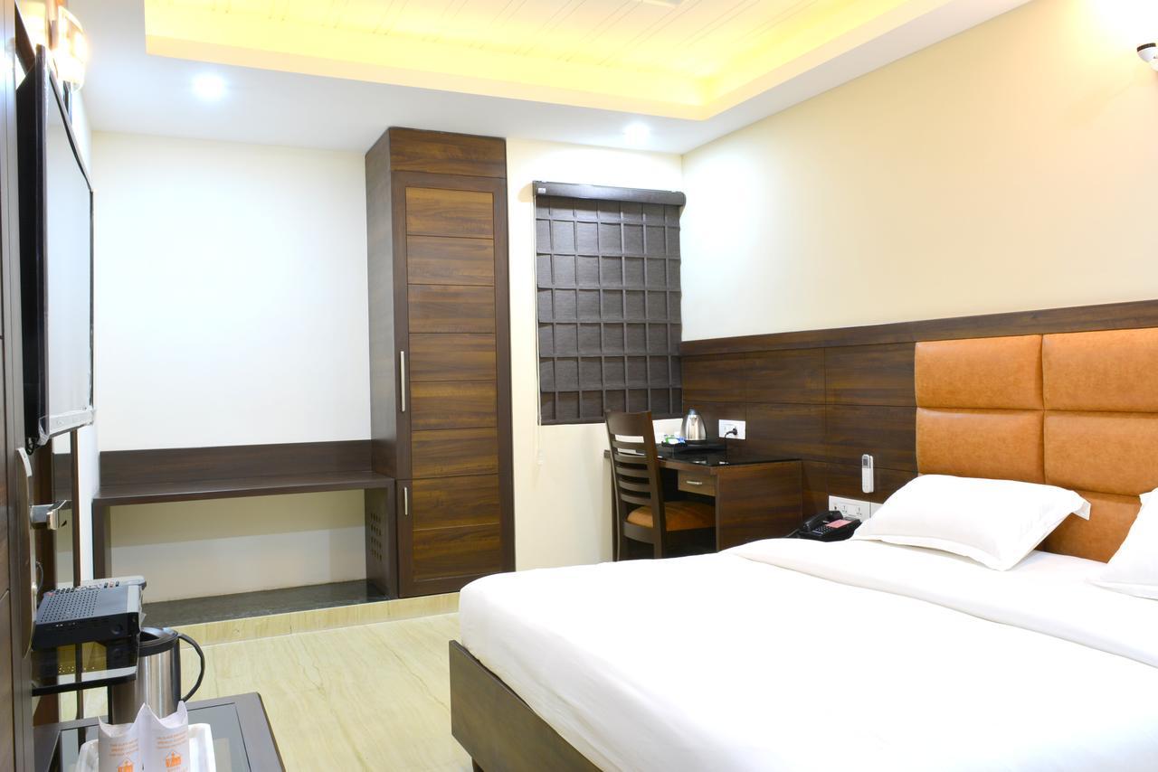 Hotel Tara Palace Redfort New Delhi Exterior photo