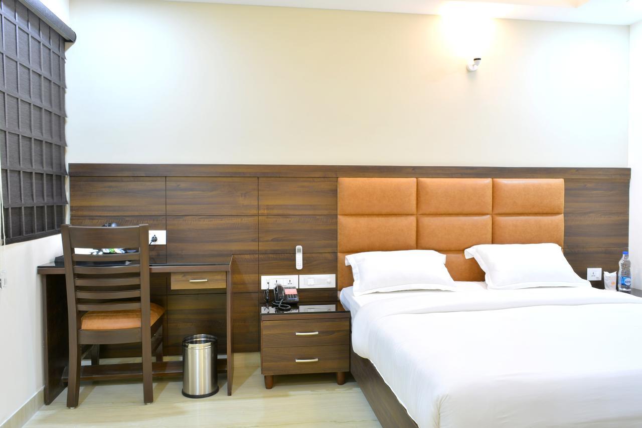 Hotel Tara Palace Redfort New Delhi Exterior photo