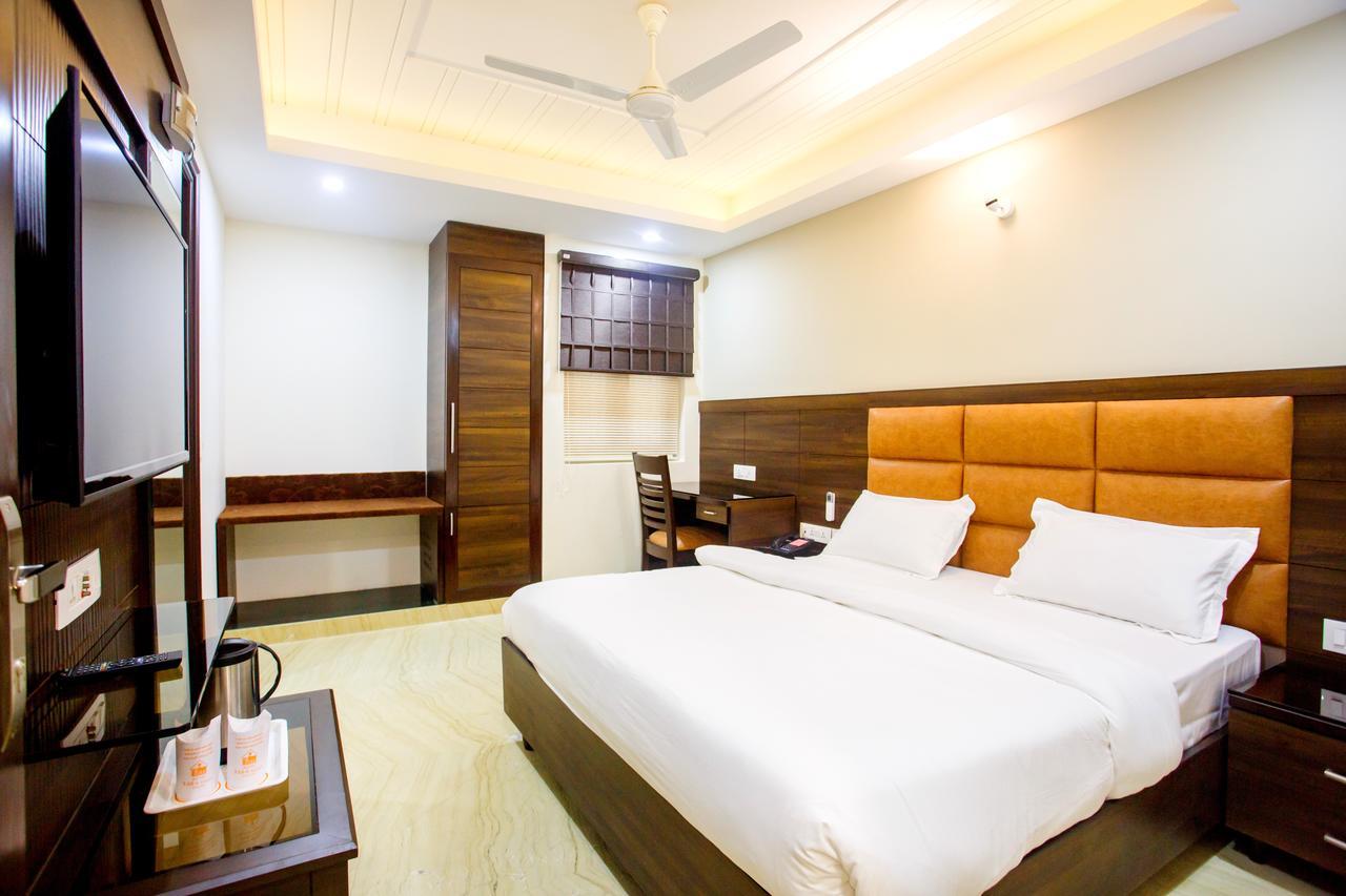 Hotel Tara Palace Redfort New Delhi Exterior photo