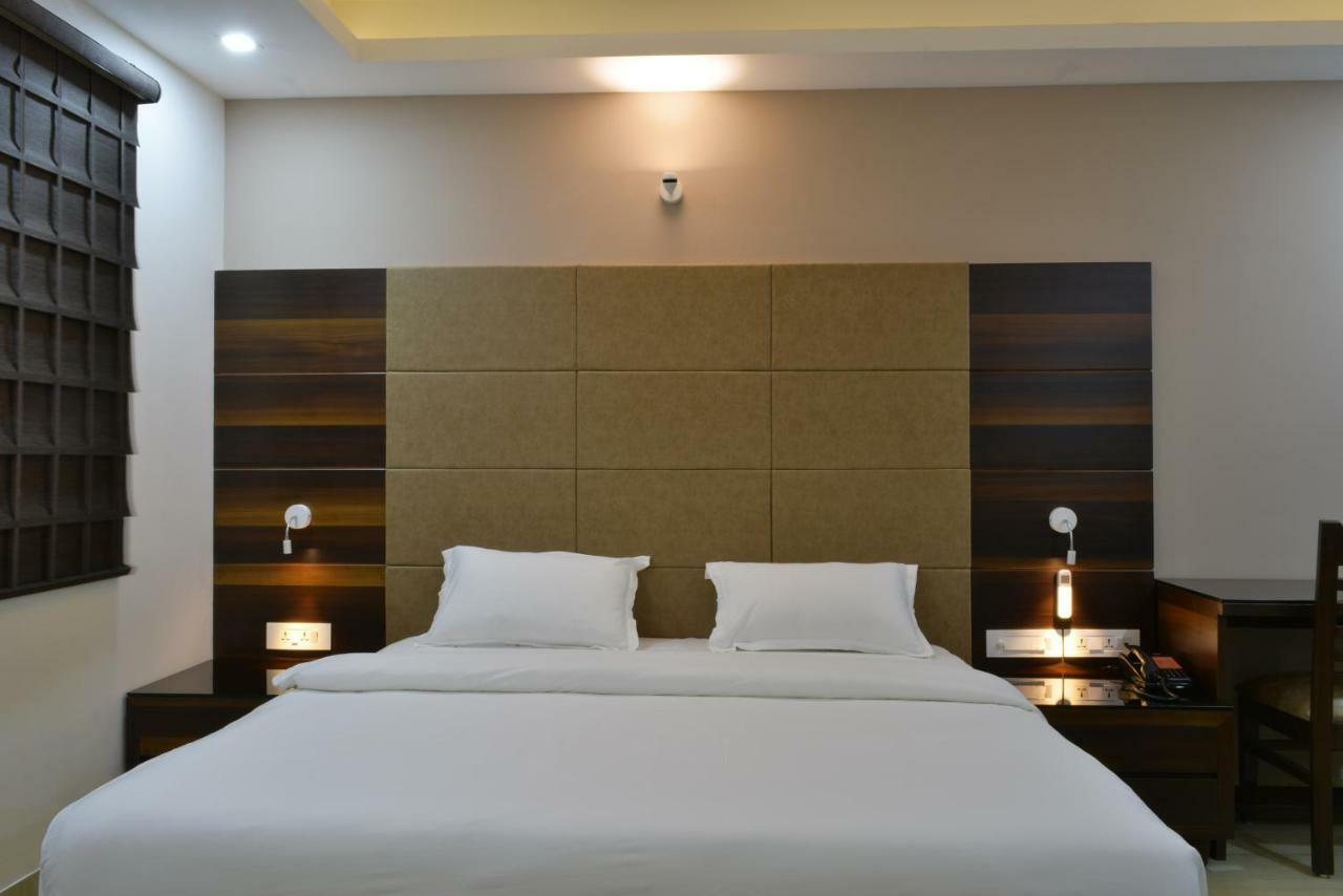 Hotel Tara Palace Redfort New Delhi Exterior photo